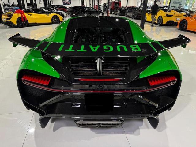Bugatti Chiron CHIRON PUR SPORT 8.0 W16 1500HP "1 OF 60" - foto 3 di 4