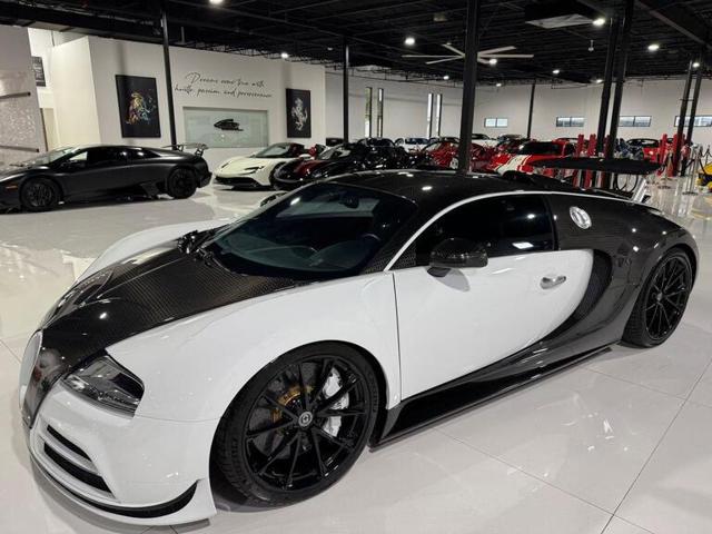 Bugatti Veyron VEYRON 16.4 1001HP 1 of 2 LINEA VIVERE OF MANSORY usato a AGLIANA