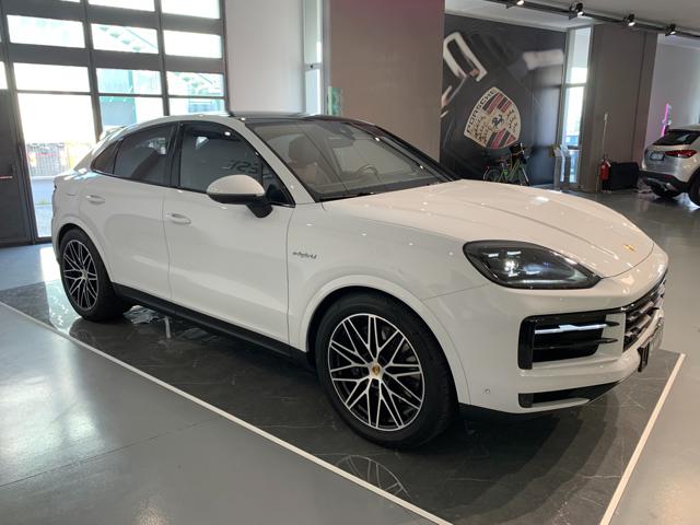 Porsche Cayenne Coup� 3.0 V6 E-Hybrid - foto 3 di 4