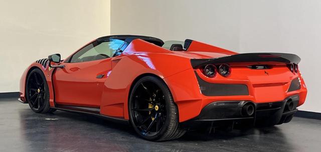 Ferrari F8 Spider "SPEDIZIONE SU RICHIESTA IN TUTTO IL MONDO" - foto 3 di 4