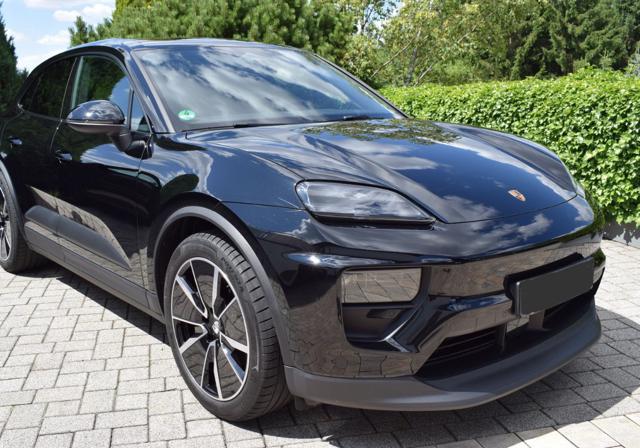 Porsche Macan Ev 265 KW (360HP) - foto 2 di 4