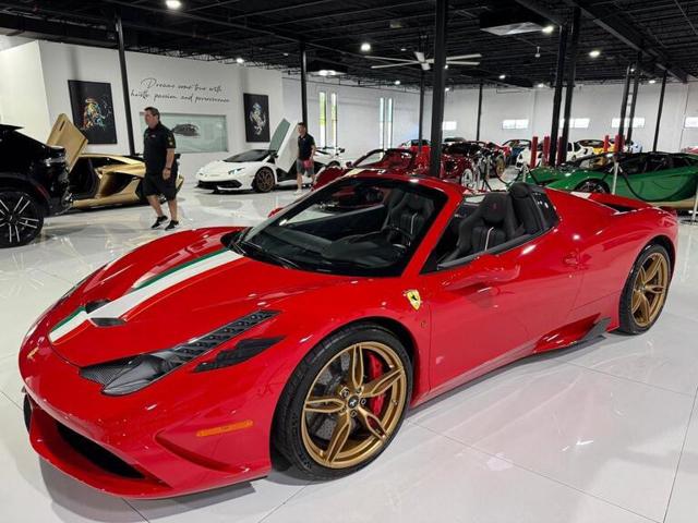 Ferrari 458 458 Speciale Aperta "ROSSO CORSA LIVREA TRICOLORE" usato a AGLIANA