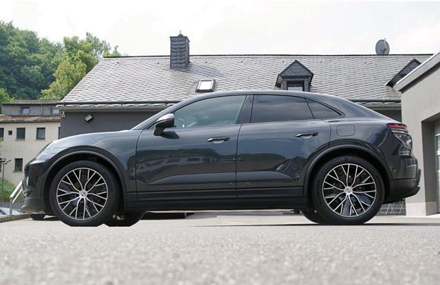 Porsche Macan Ev 265KW (360HP) - foto 4 di 4