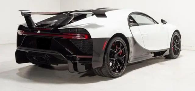 Bugatti Chiron CHIRON PUR SPORT 8.0 W16 1500HP "1 OF 60" - foto 2 di 4