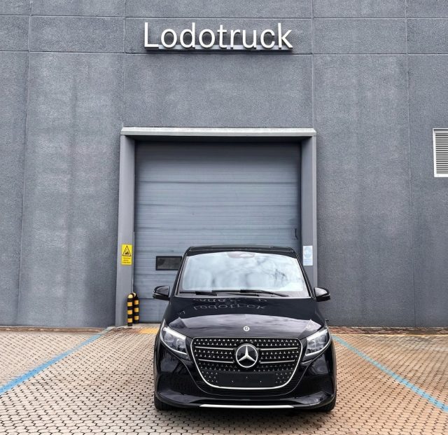 Mercedes-Benz V 250 4Matic Avantgarde ExtraLong - foto 2 di 13