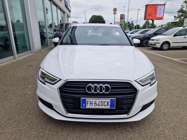 Audi A3 Sport Back 1.6 TDI Business - foto 2 di 4