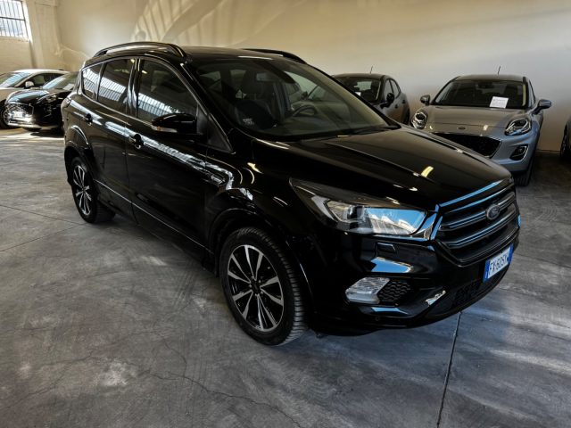 Ford Kuga 2.0 TDCI 120 CV S&S 2WD ST-Line - foto 3 di 4
