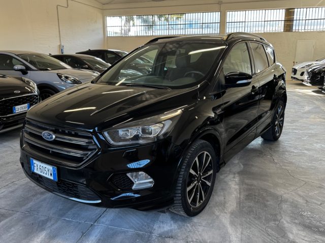 Ford Kuga 2.0 TDCI 120 CV S&S 2WD ST-Line, del 2019, 145.400 km, in vendita a Imola (BO)