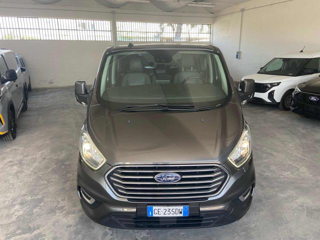 Ford Tourneo Custom 320 2.0 EcoBlue 185CV aut. PL Titanium X - foto 2 di 4