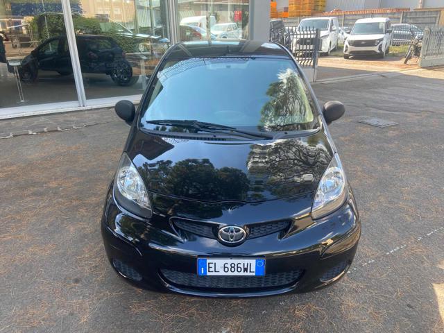 Toyota Aygo 1.0 12V VVT-i 5 porte - foto 2 di 4