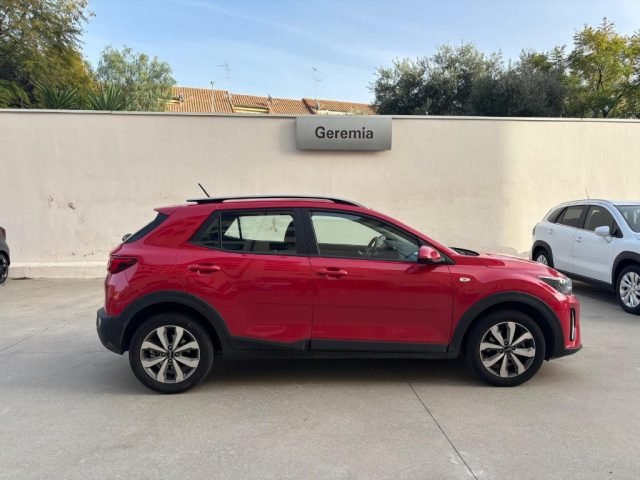 Kia Stonic 1.2 DPI Urban Special Edition - foto 2 di 4