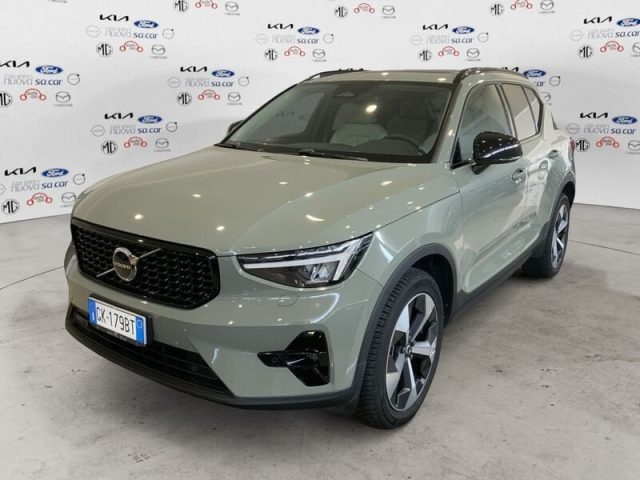 Volvo XC40 B3 automatico Ultimate Dark usato a CARESANABLOT