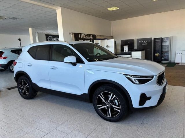 Volvo XC40 XC40 B3 automatico Core km 0 a CARESANABLOT