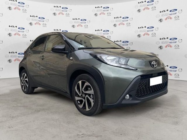 Toyota Aygo X 1.0B (72 CV) Lounge usato a CARESANABLOT