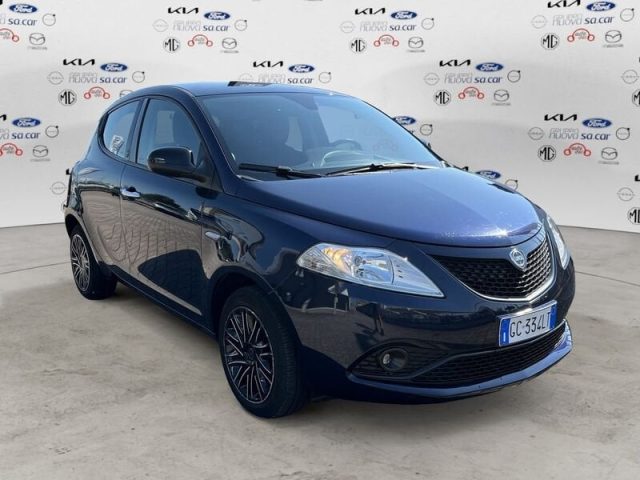 Lancia Ypsilon 1.0 70cv Firefly Hybrid S&S Gold - foto 2 di 4