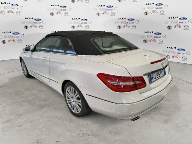 Mercedes-Benz CLA sse E E 300 BlueEFFICIENCY Avantgarde - foto 3 di 4