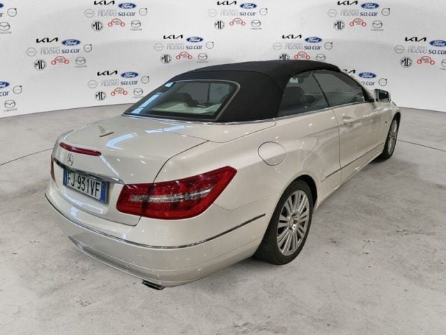 Mercedes-Benz CLA sse E E 300 BlueEFFICIENCY Avantgarde - foto 4 di 4