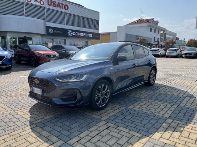 Ford Focus 1.0 EcoBoost Hybrid 125cv ST-Line usato a CARESANABLOT