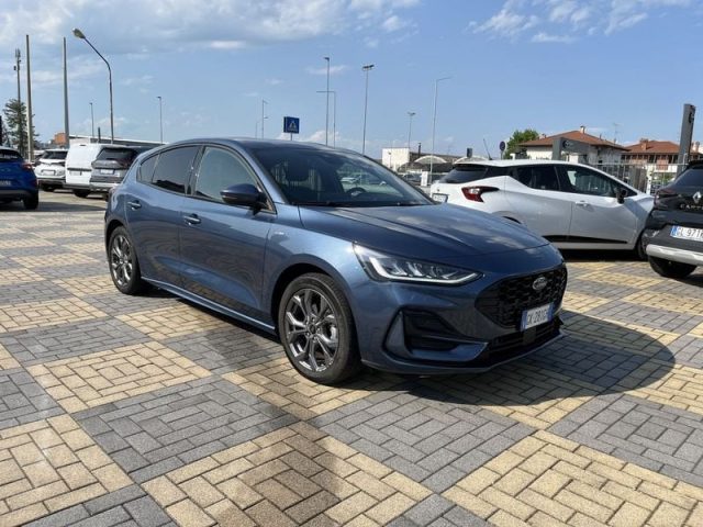 Ford Focus 1.0 EcoBoost Hybrid 125cv ST-Line - foto 2 di 4