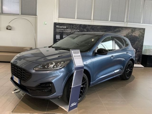 Ford Kuga 2.5 Benzina Plug In 225CV 2WD Auto ST-Line X, del 2023, 39.800 km, in vendita a Caresanablot (VC)
