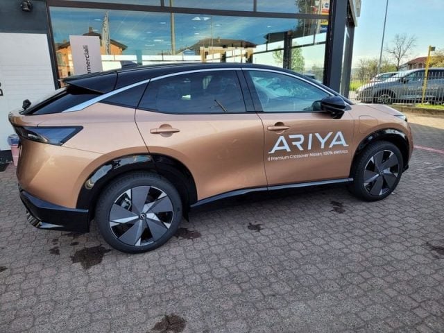 Nissan Ariya 63kWh Advance - foto 2 di 4
