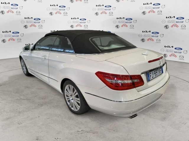 Mercedes-Benz CLA sse E E 300 BlueEFFICIENCY Avantgarde - foto 3 di 4