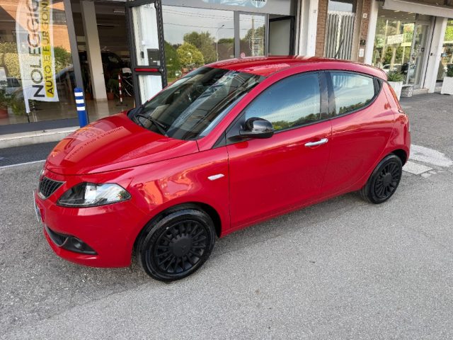 Lancia Ypsilon 1.0 FireFly 5 porte S&S Hybrid Ecochic Silver usato a SAN LAZZARO DI SAVENA