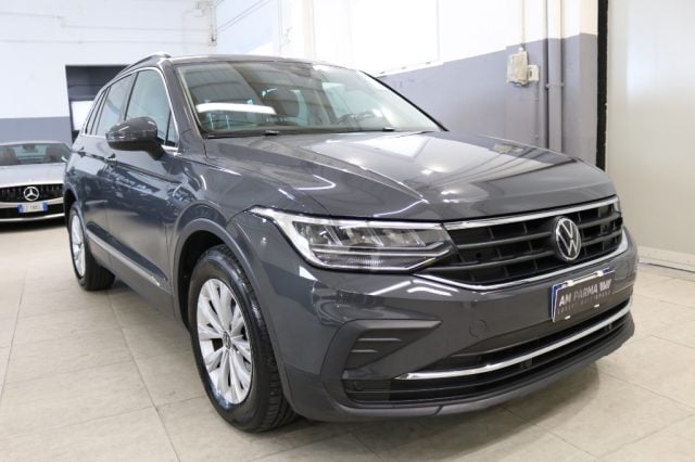 Volkswagen Tiguan 2.0 TDI 150 CV SCR DSG Life usato a PARMA