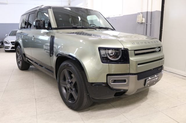 Land Rover Defender 110 3.0D I6 250 CV AWD X-Dynamic SE 7 POSTI usato a PARMA
