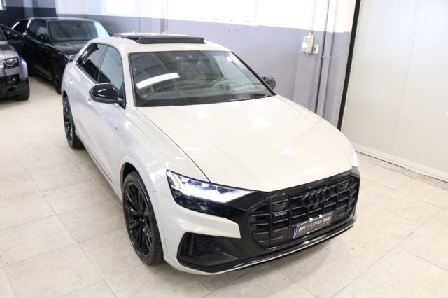 Audi Q8 55 TFSI quattro tiptronic Sport usato a PARMA