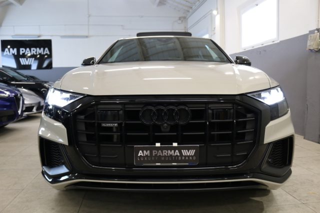 Audi Q8 55 TFSI quattro tiptronic Sport - foto 2 di 4