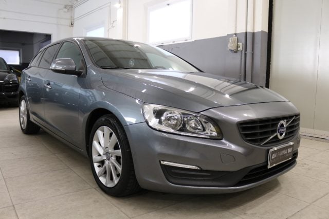Volvo V60 D3 Business, del 2017, 261.000 km, in vendita a Parma (PR)