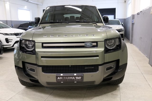 Land Rover Defender 110 3.0D I6 250 CV AWD X-Dynamic SE 7 POSTI - foto 2 di 4