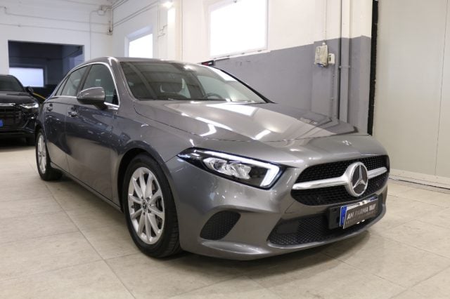 Mercedes-Benz A 180 Automatic Sport, del 2019, 64.000 km, in vendita a Parma (PR)