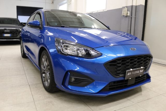 Ford Focus 1.0 EcoBoost Hybrid 125 CV 5p. ST-Line, del 2021, 82.000 km, in vendita a Parma (PR)