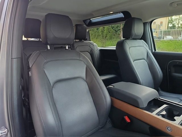 Land Rover Defender 90 3.0d I6 200 CV AWD Mhev Auto SE, UFF.,UNICOPROP usato a PONTE SAN PIETRO