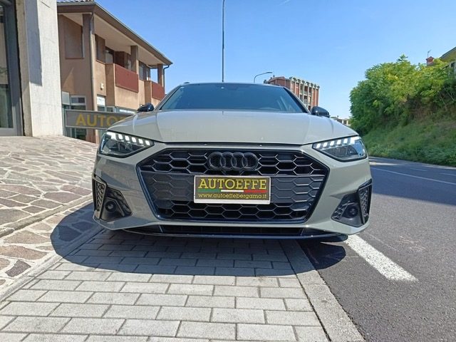 Audi A4 Avant 35 2.0 TDI 163CV S-Tronic S-Line Edition - foto 3 di 4
