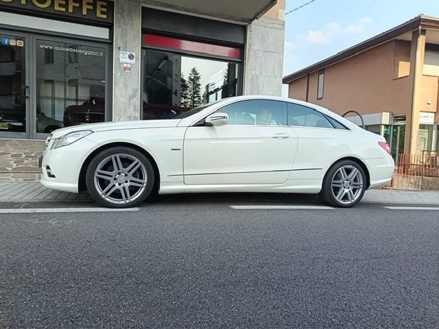 Mercedes-Benz E 350 CGI Coupé BlueEFFICIENCY AVANTGARDE, PACK AMG, del 2011, 128.000 km, in vendita a Ponte San Pietro (BG)