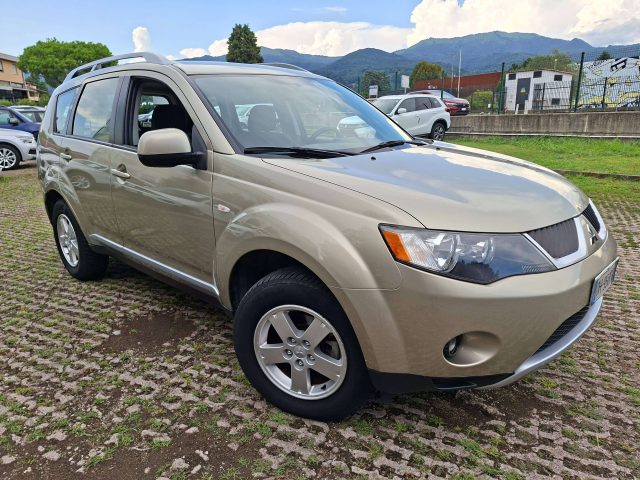 Mitsubishi Outlander 2.0 di-d Instyle UNICO PROPRIETARIO ottime condizi - foto 2 di 4