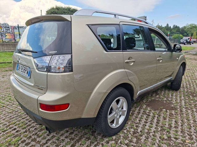 Mitsubishi Outlander 2.0 di-d Instyle UNICO PROPRIETARIO ottime condizi - foto 3 di 4