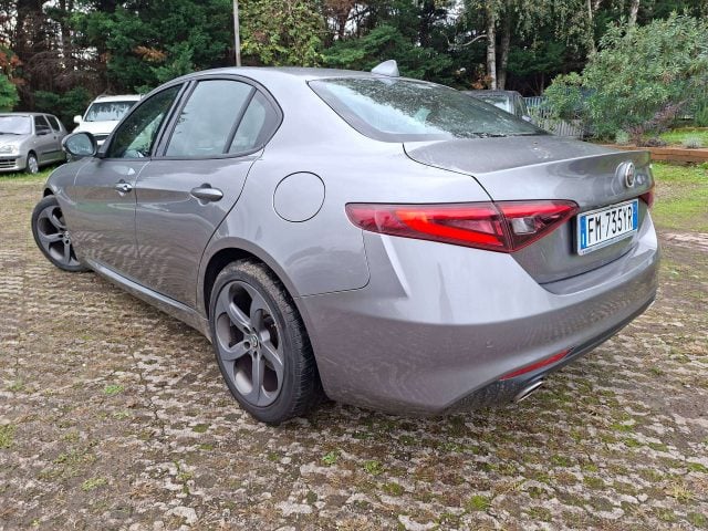 Alfa Romeo Giulia Giulia 2016 2.2 t AT8 Super 180cv automatica MOLTO - foto 4 di 4