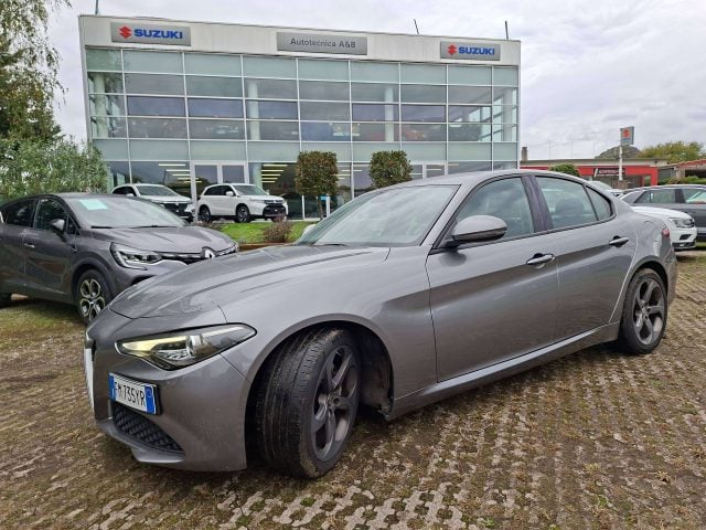 Alfa Romeo Giulia Giulia 2016 2.2 t AT8 Super 180cv automatica MOLTO, del 2017, 113.133 km, in vendita a Montorfano (CO)