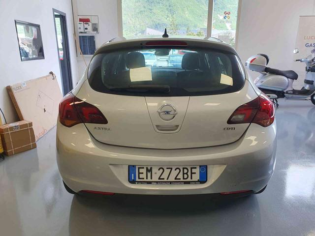 Opel Astra 1.7 CDTI 125CV 5 porte Cosmo - foto 4 di 4