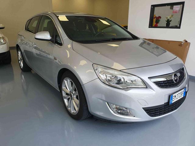 Opel Astra 1.7 CDTI 125CV 5 porte Cosmo - foto 3 di 4