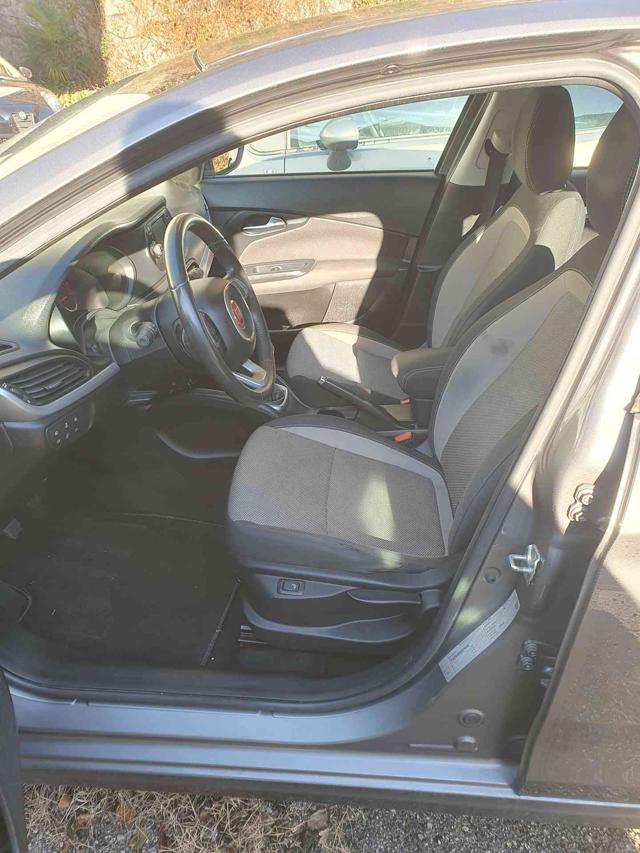Fiat Tipo 1.6 Mjt 4 porte Lounge, del 2016, 180.000 km, in vendita a Longarone (BL)