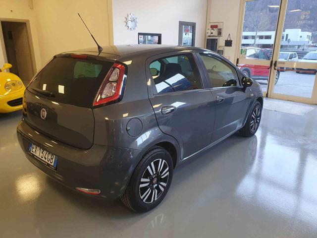 Fiat Punto 1.3 MJT II 75 CV 5 porte Young - foto 3 di 4