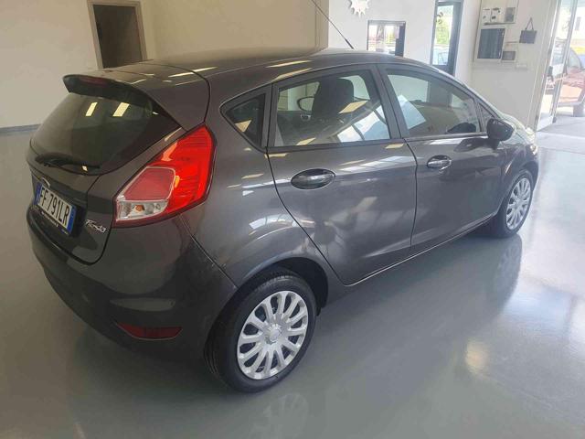 Ford Fiesta 1.4 5p. Bz.- GPL Titanium - foto 3 di 4