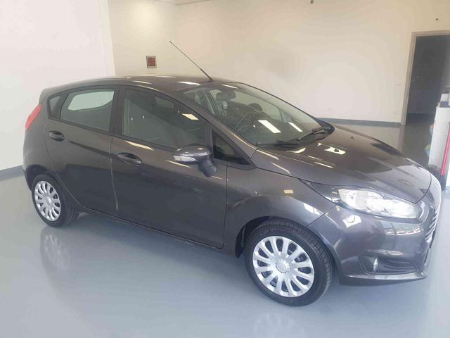 Ford Fiesta 1.4 5p. Bz.- GPL Titanium - foto 2 di 4