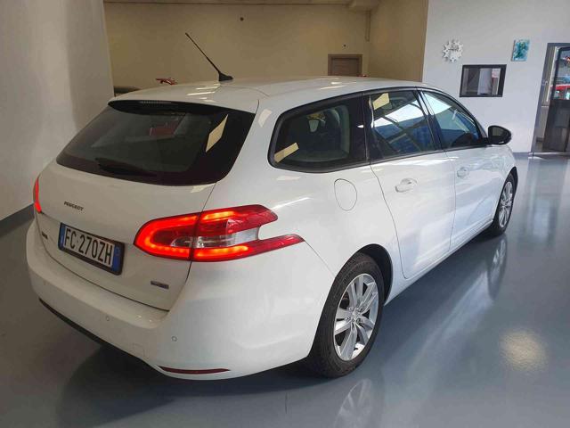 Peugeot 308 BlueHDi 120 S&S - foto 3 di 4