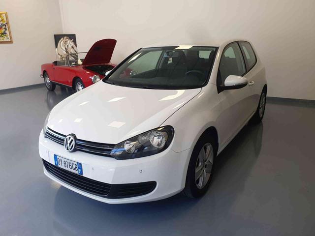 Volkswagen Golf 2.0 TDI 110CV NEOPATENTATI OK!!!, del 2009, 220.000 km, in vendita a Longarone (BL)